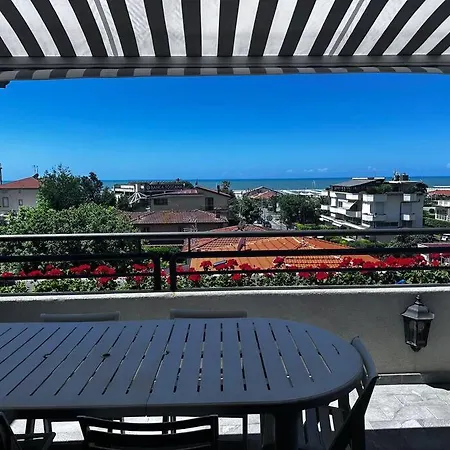 Luxury Pentohuse Near The Марина-ди-Пьетрасанта